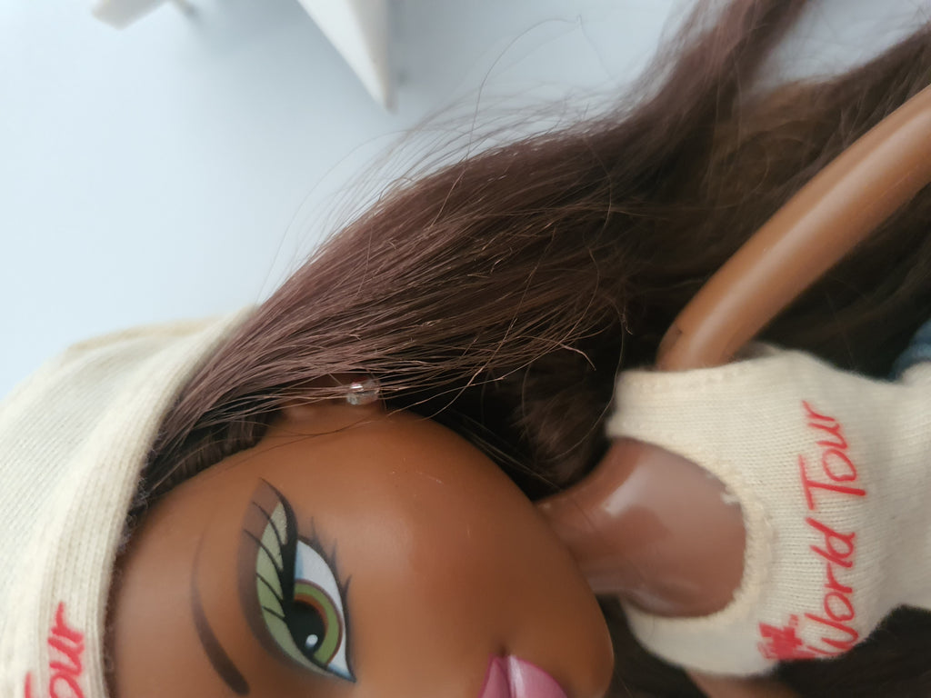 Bratz sasha world tour