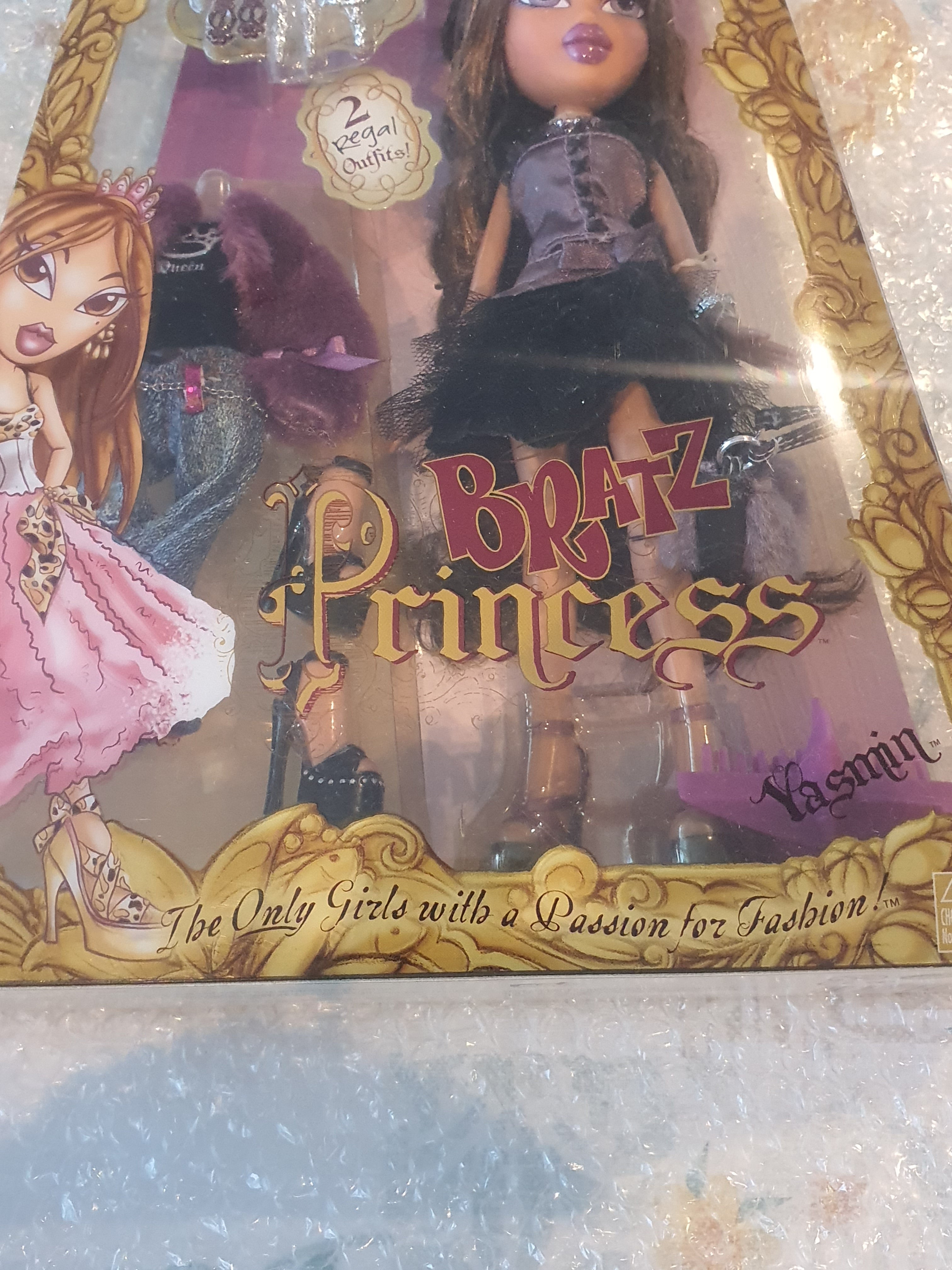Bratz yasmin princesse on boite