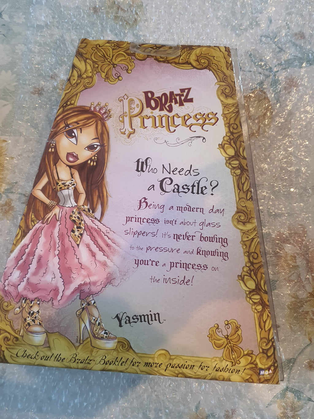 Bratz yasmin princesse on boite