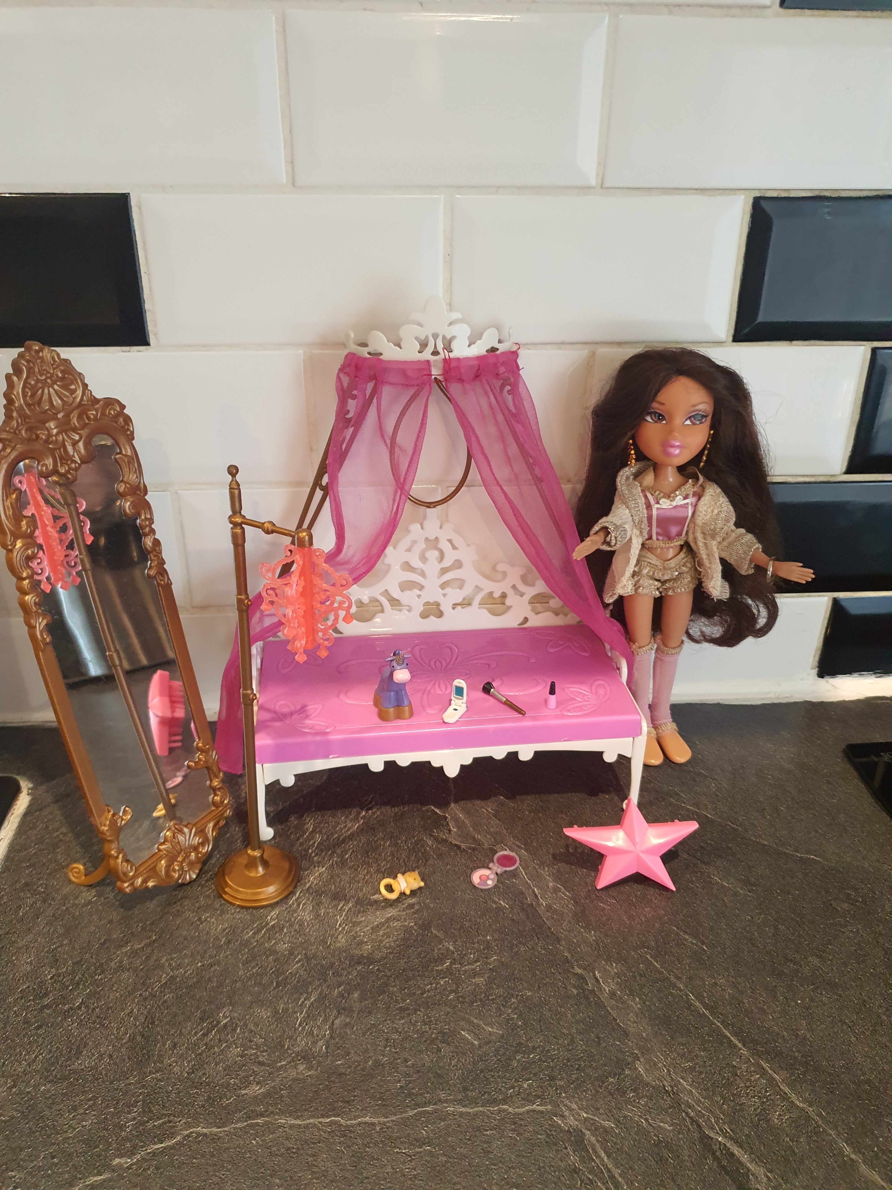 Bratz yasmin bedroom