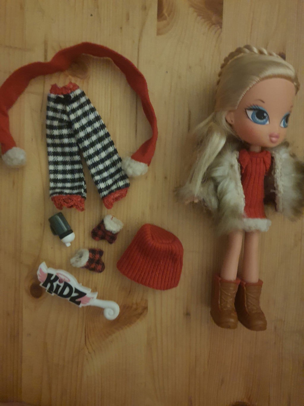 Bratz kidz cloe campfire