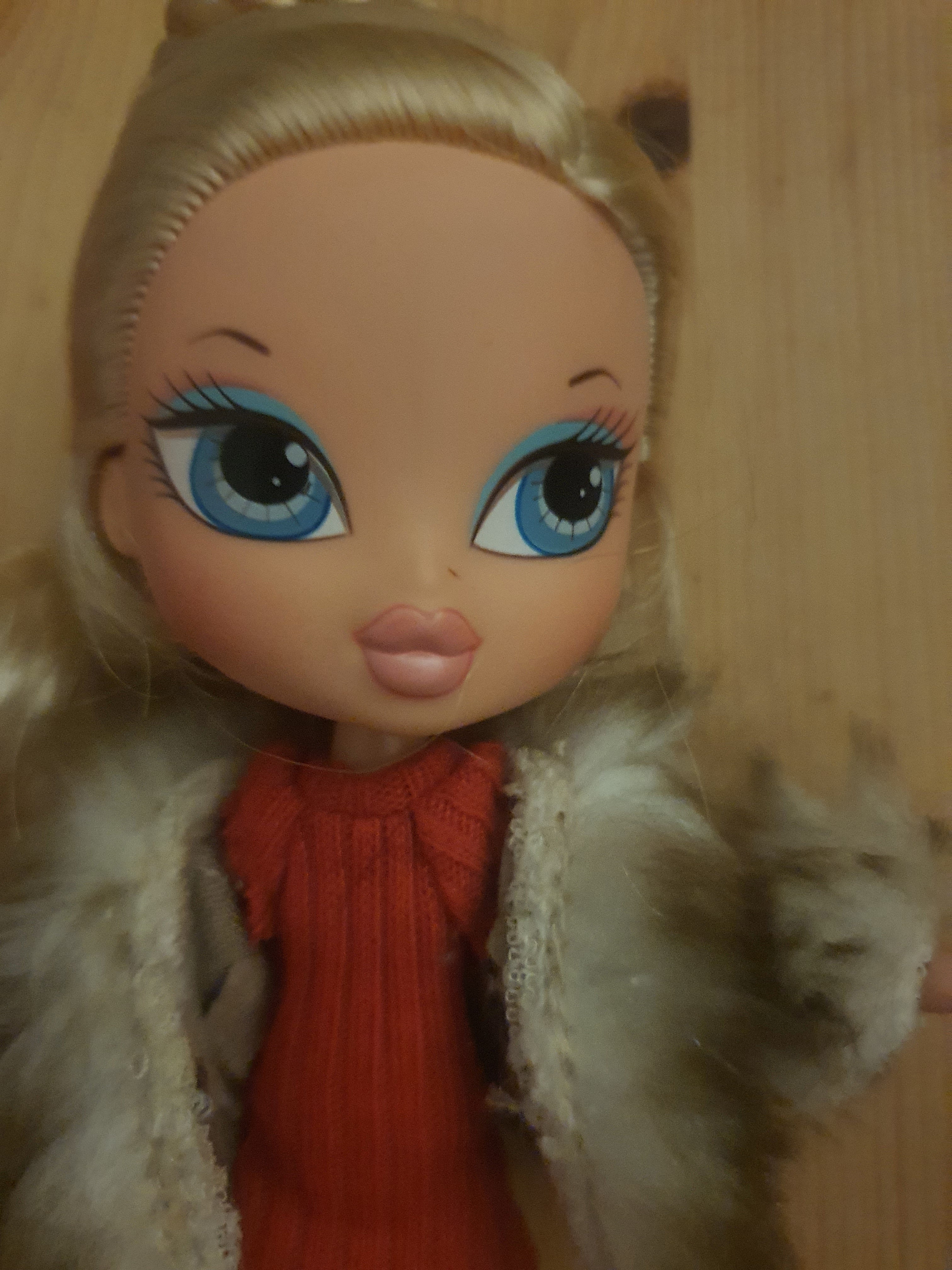 Bratz kidz cloe campfire