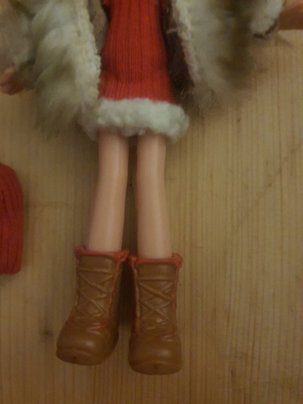 Bratz kidz cloe campfire