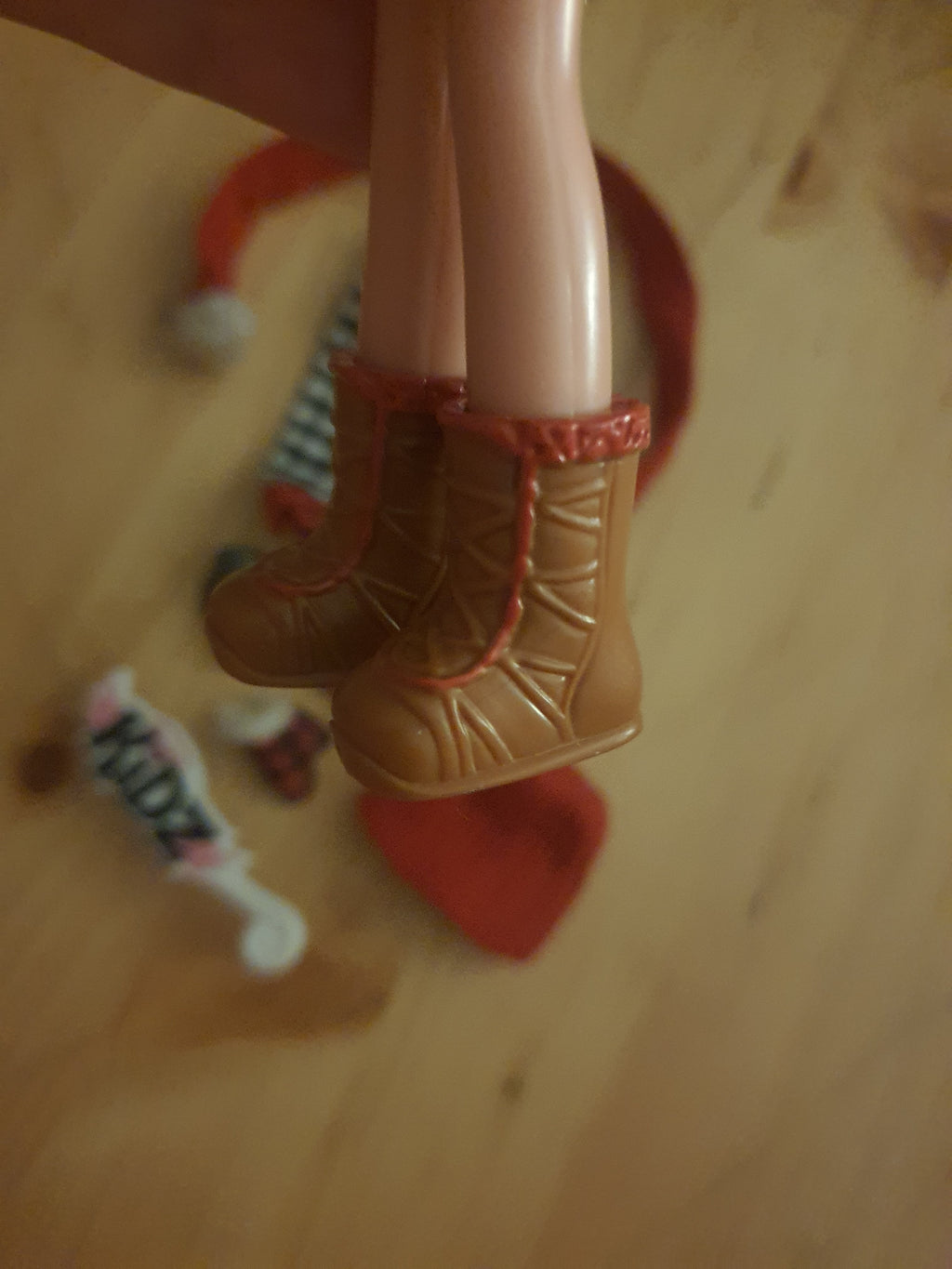 Bratz kidz cloe campfire