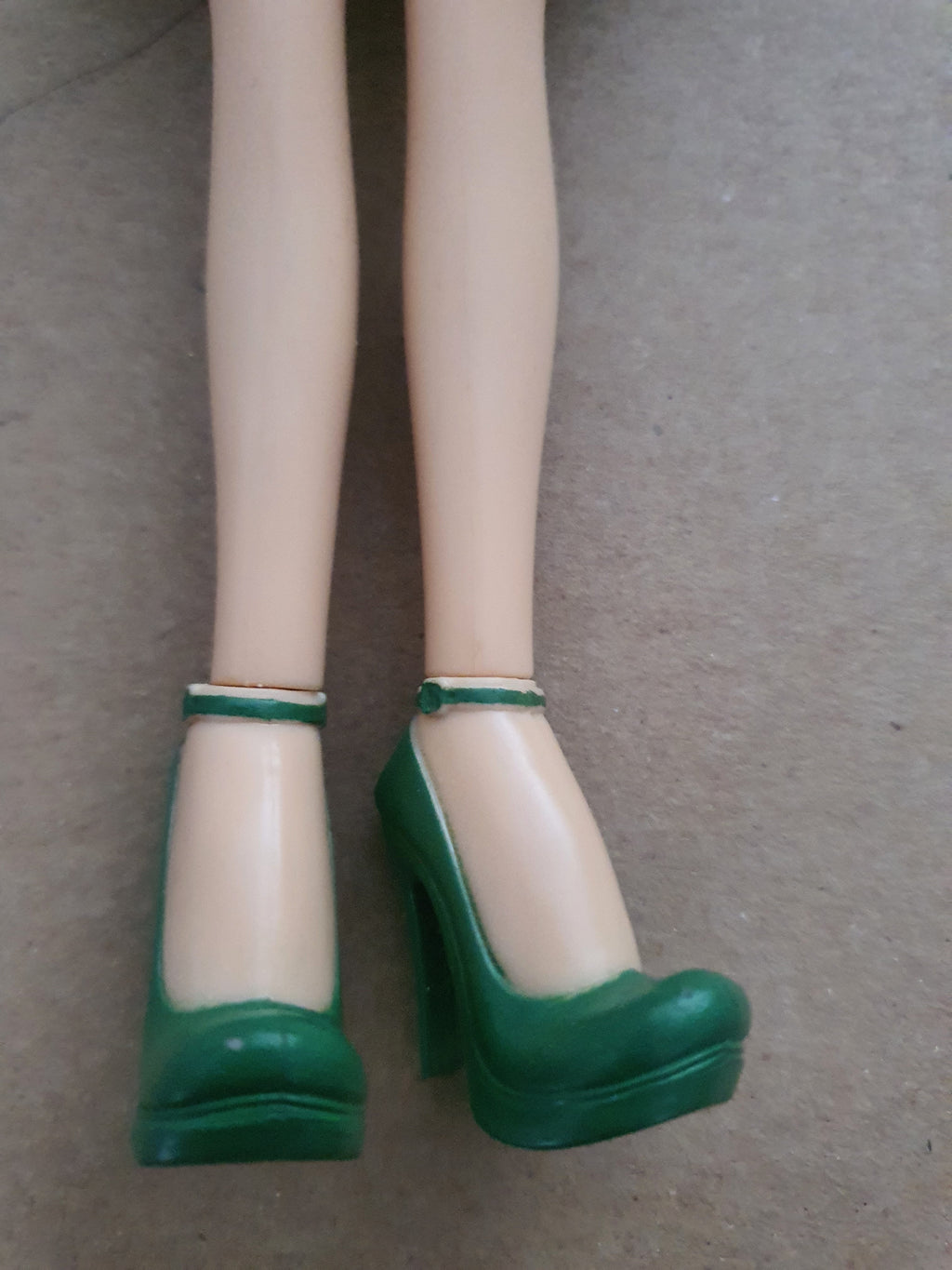 Bratz jade holiday 2012