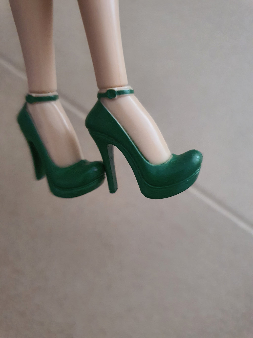 Bratz jade holiday 2012