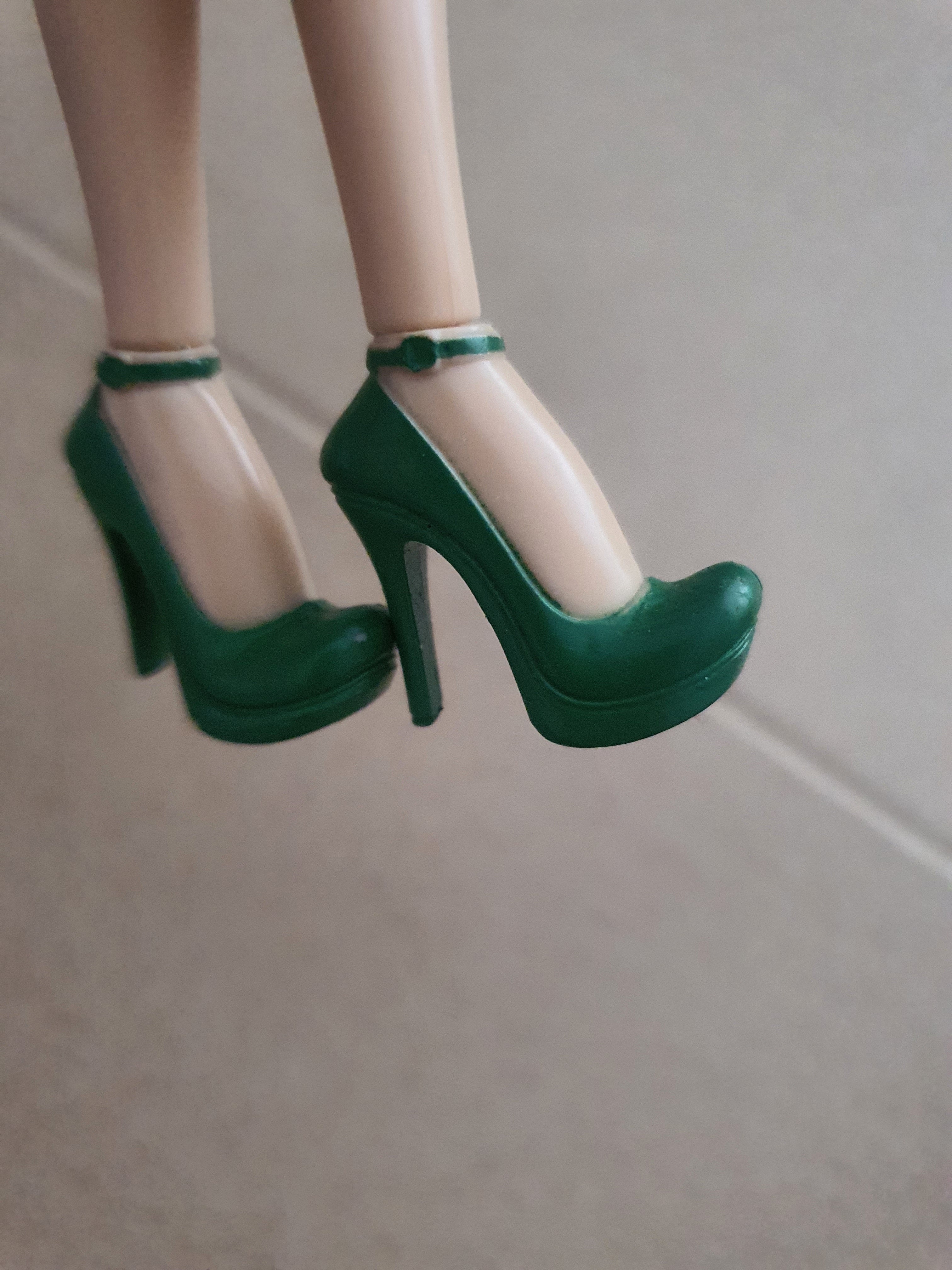 Bratz jade holiday 2012