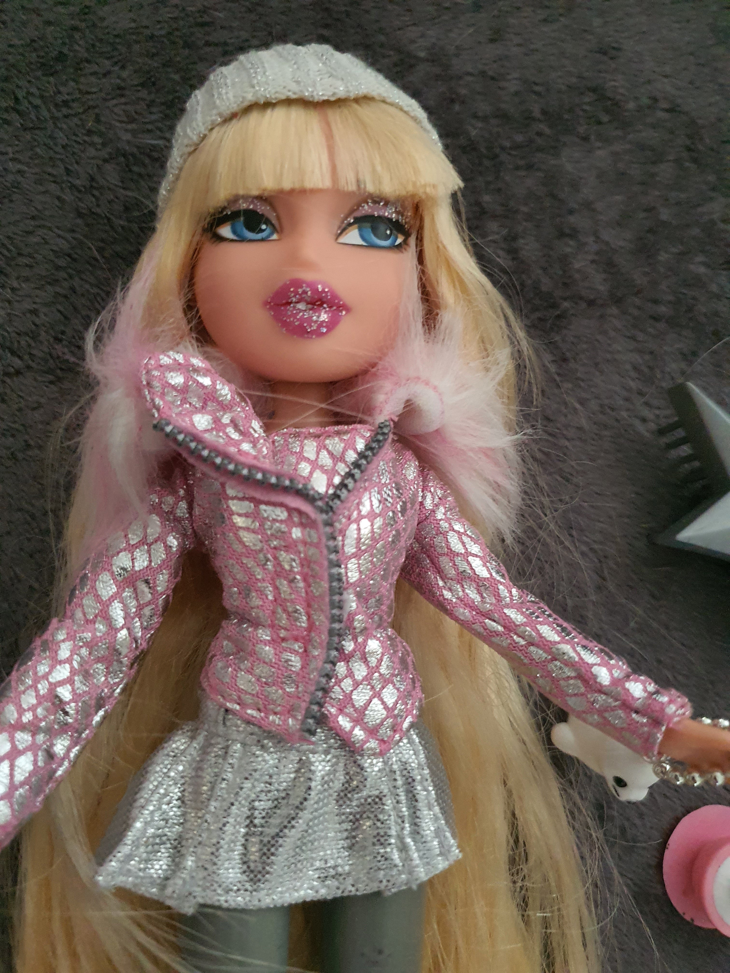 Bratz cloe pink winter dream