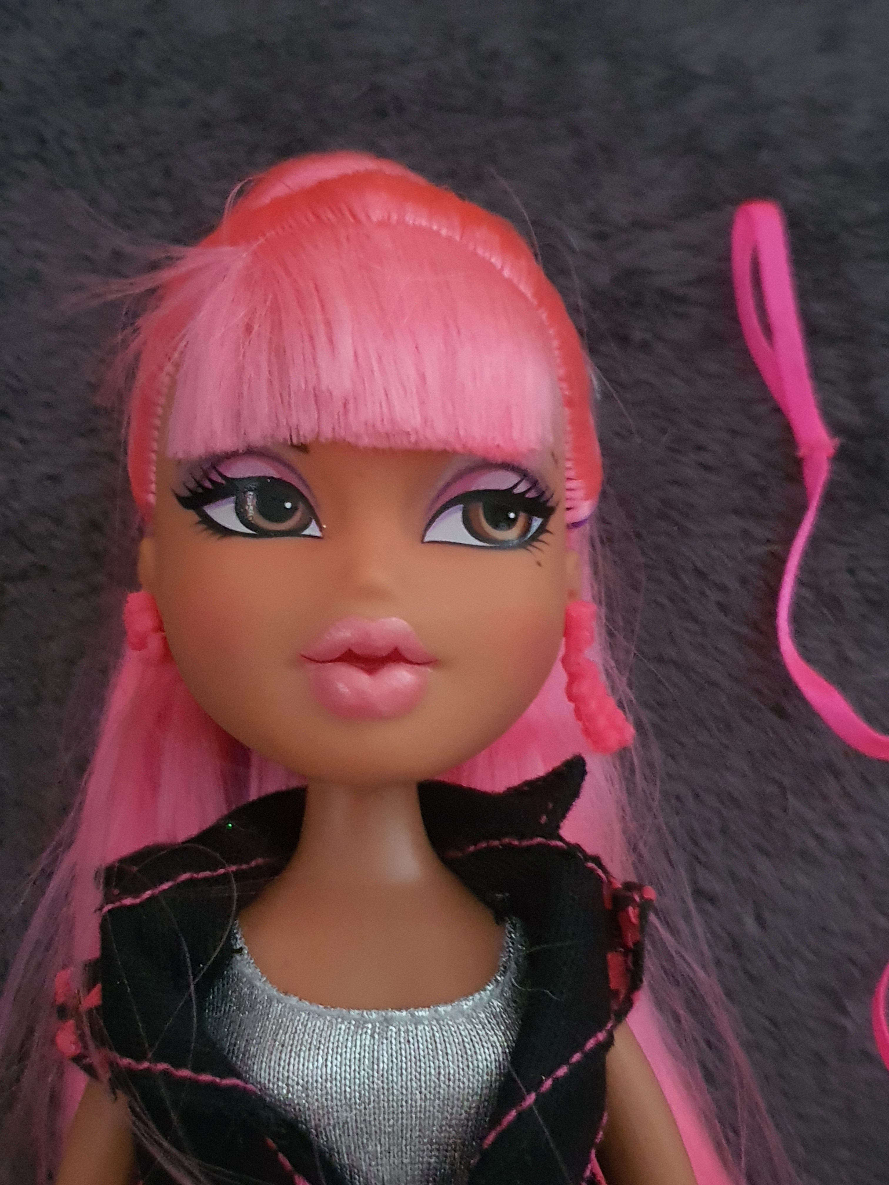 Bratz neon pink runway