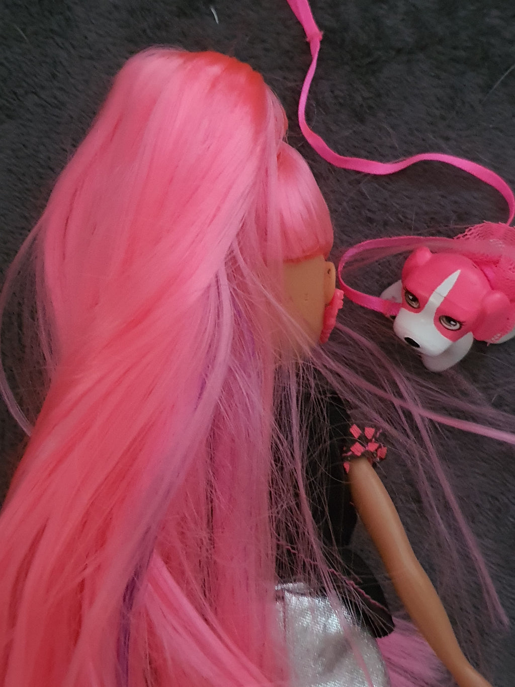 Bratz neon pink runway