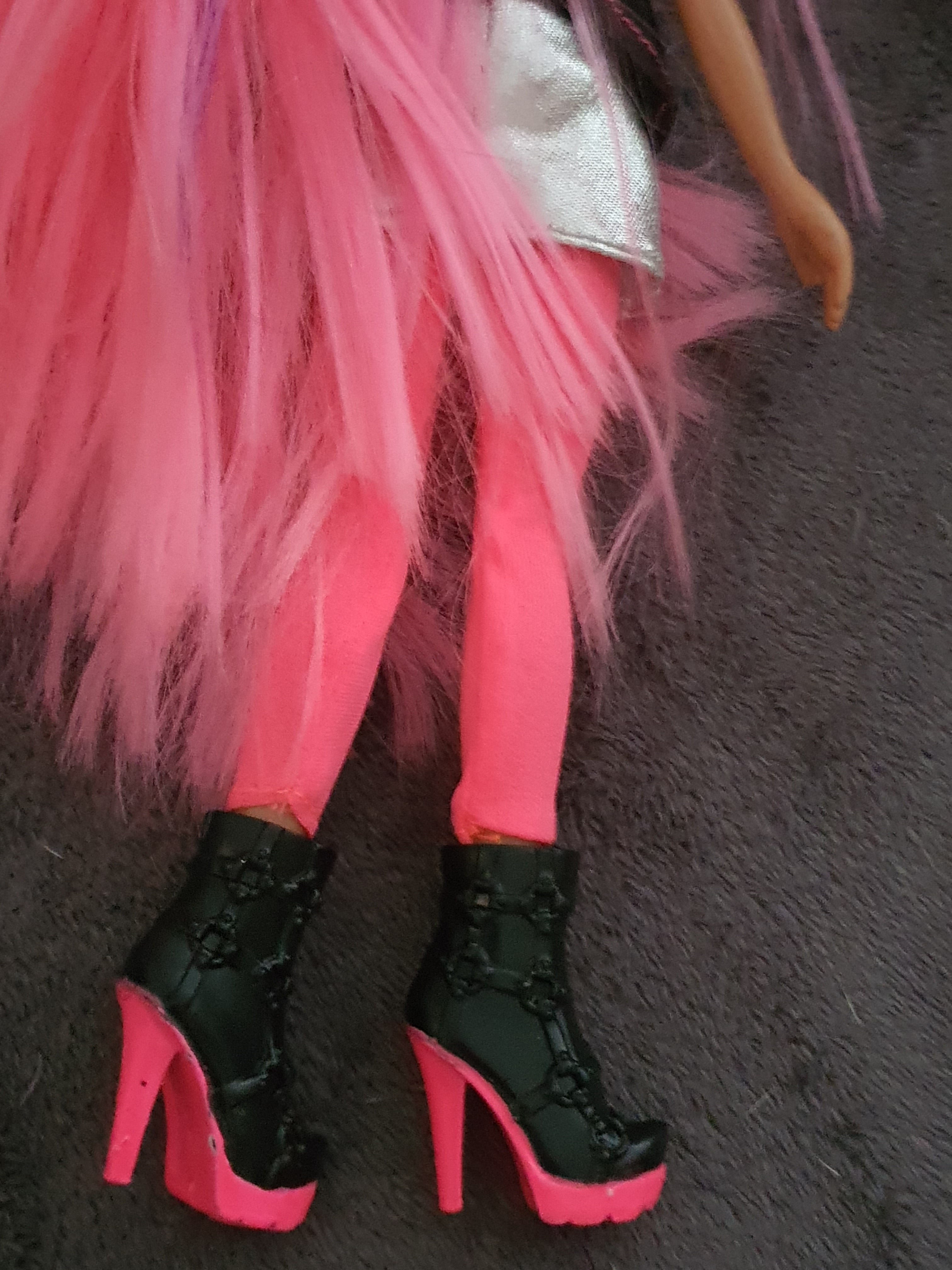 Bratz neon pink runway