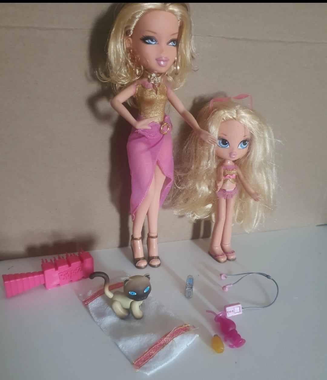 Bratz familiez cloe world complete