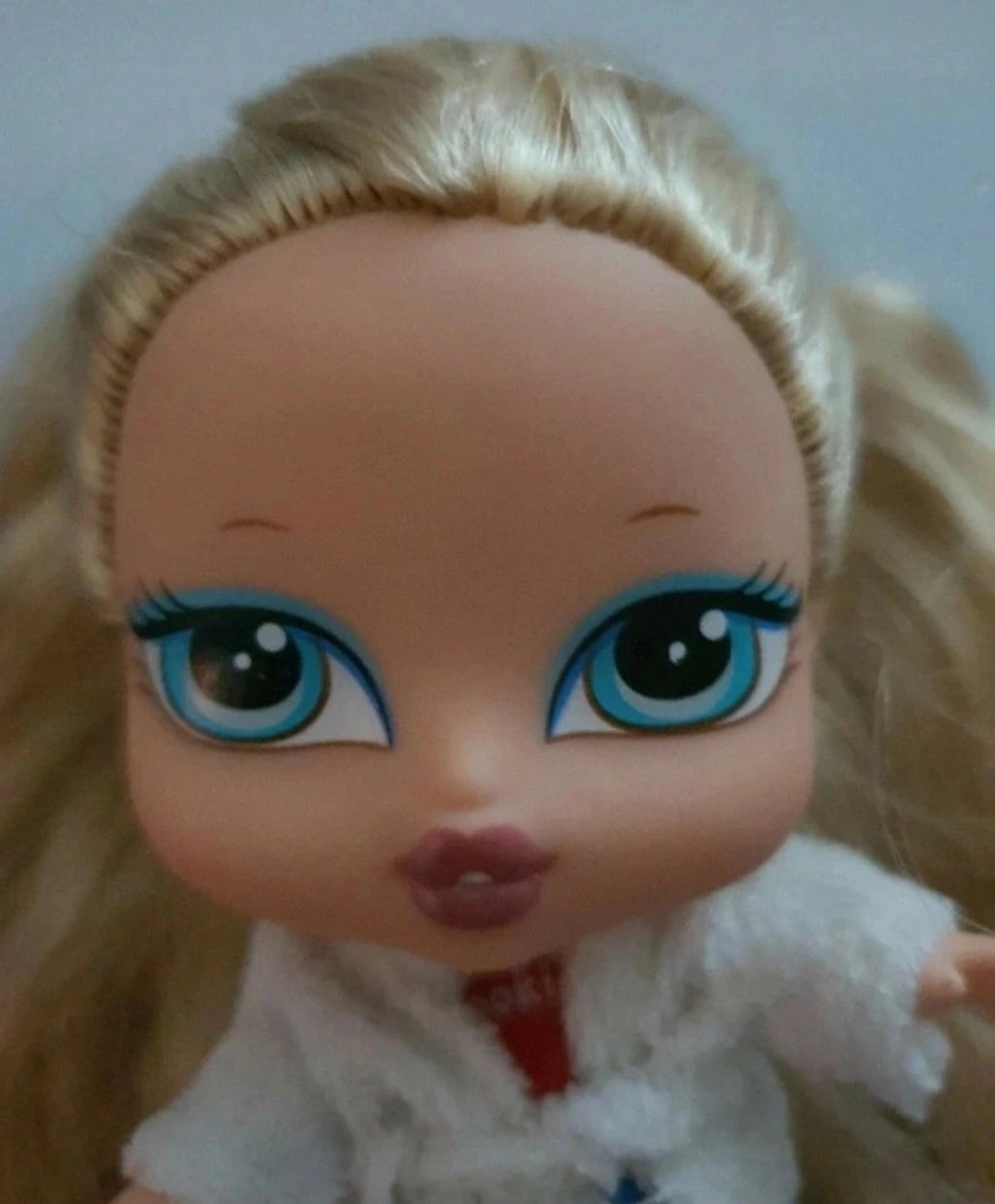 Bratz Lana babysitting