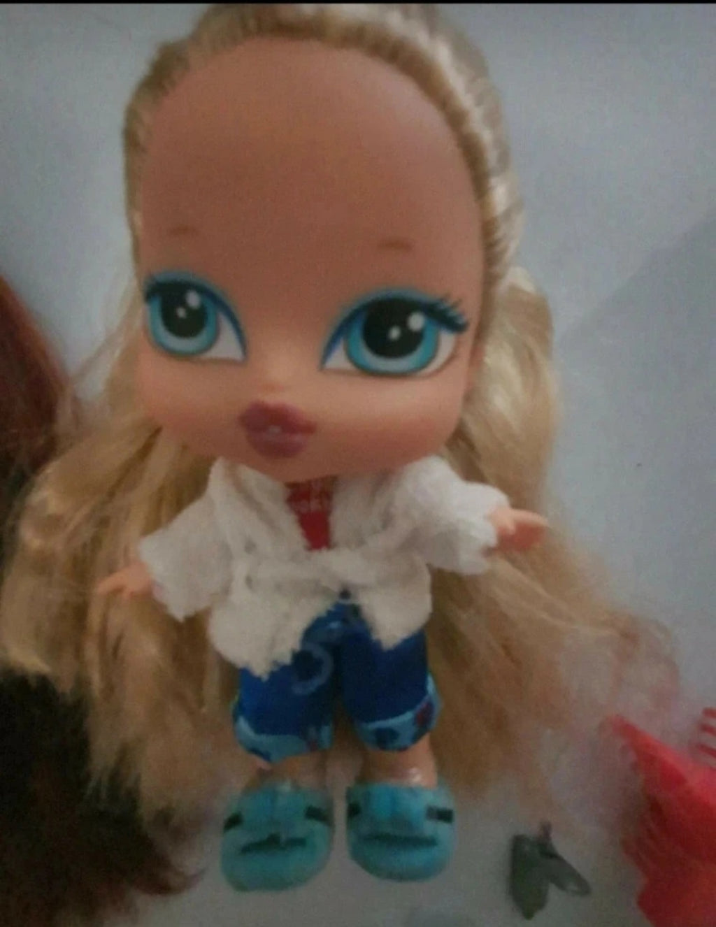 Bratz Lana babysitting