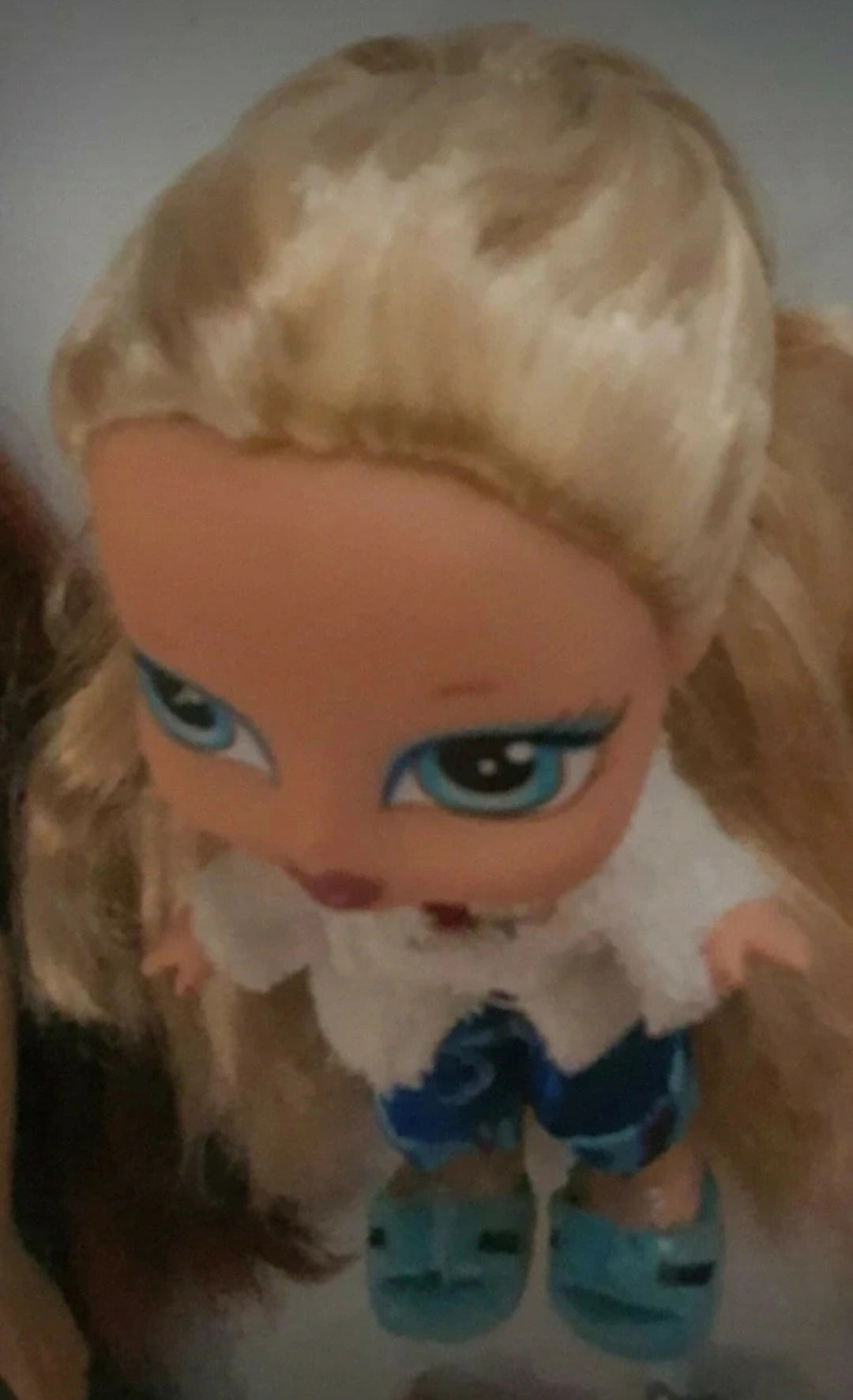 Bratz Lana babysitting