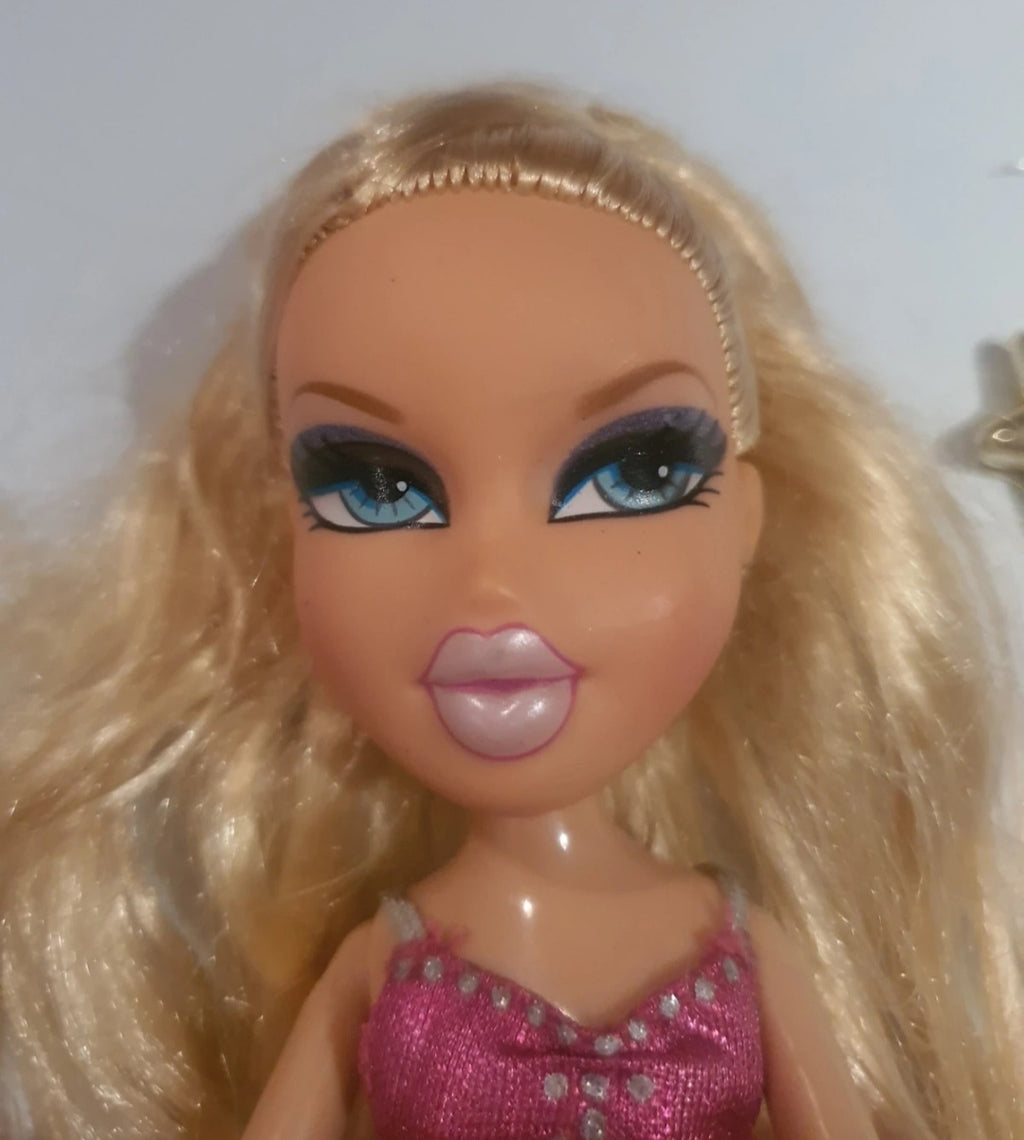 Bratz cloe sportz ice skating