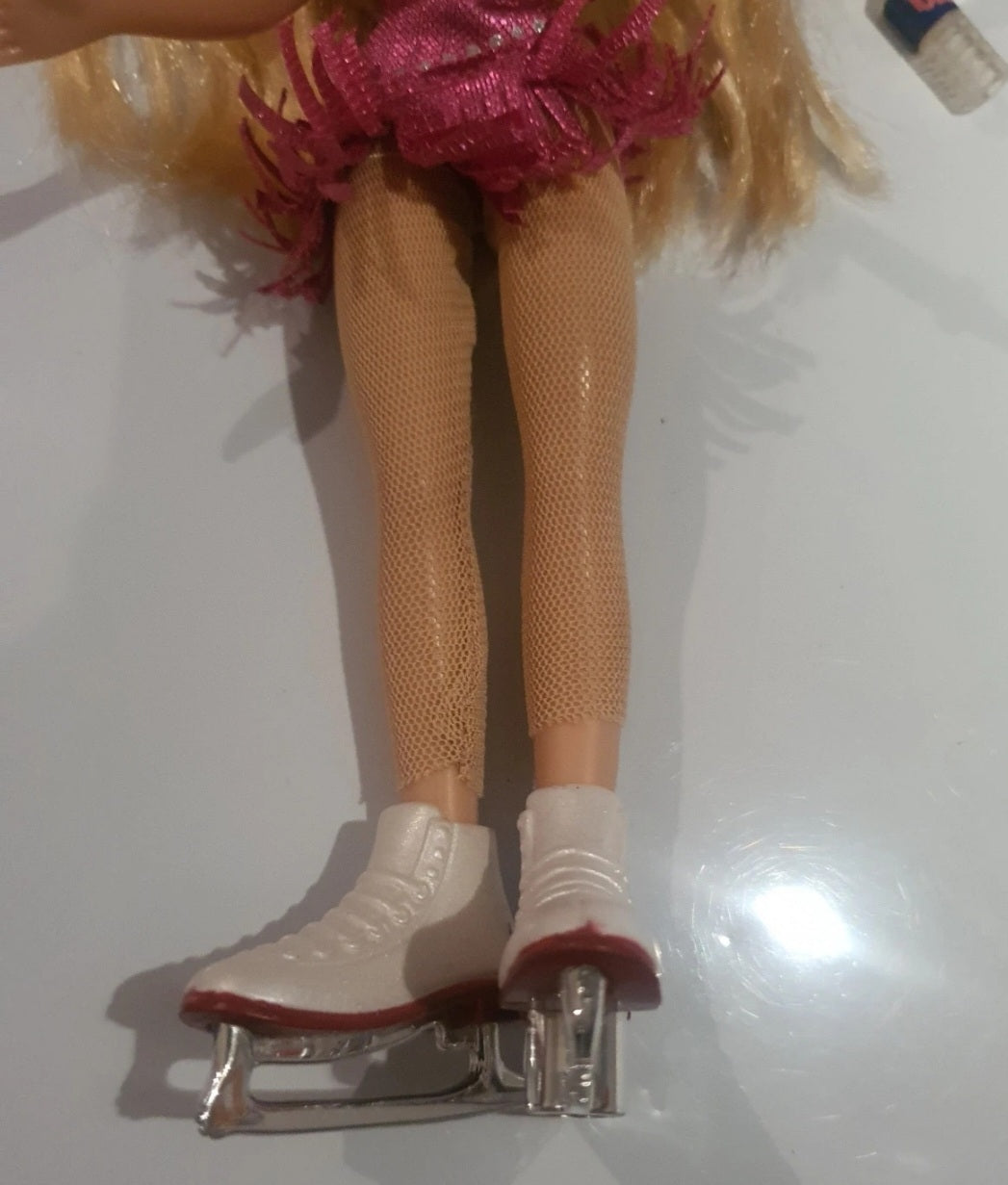 Bratz cloe sportz ice skating
