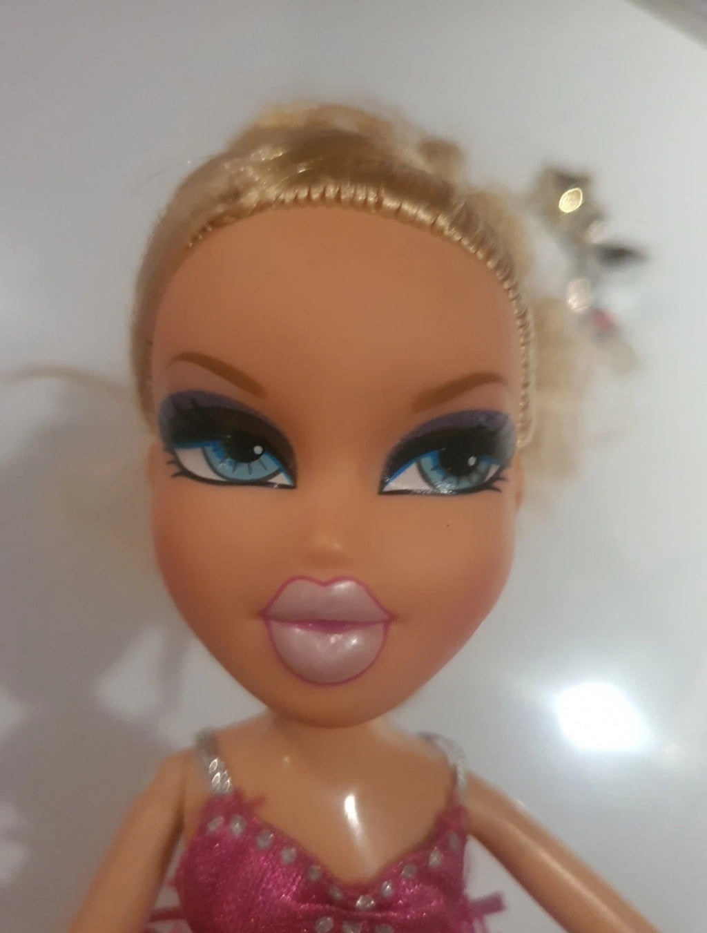 Bratz cloe sportz ice skating