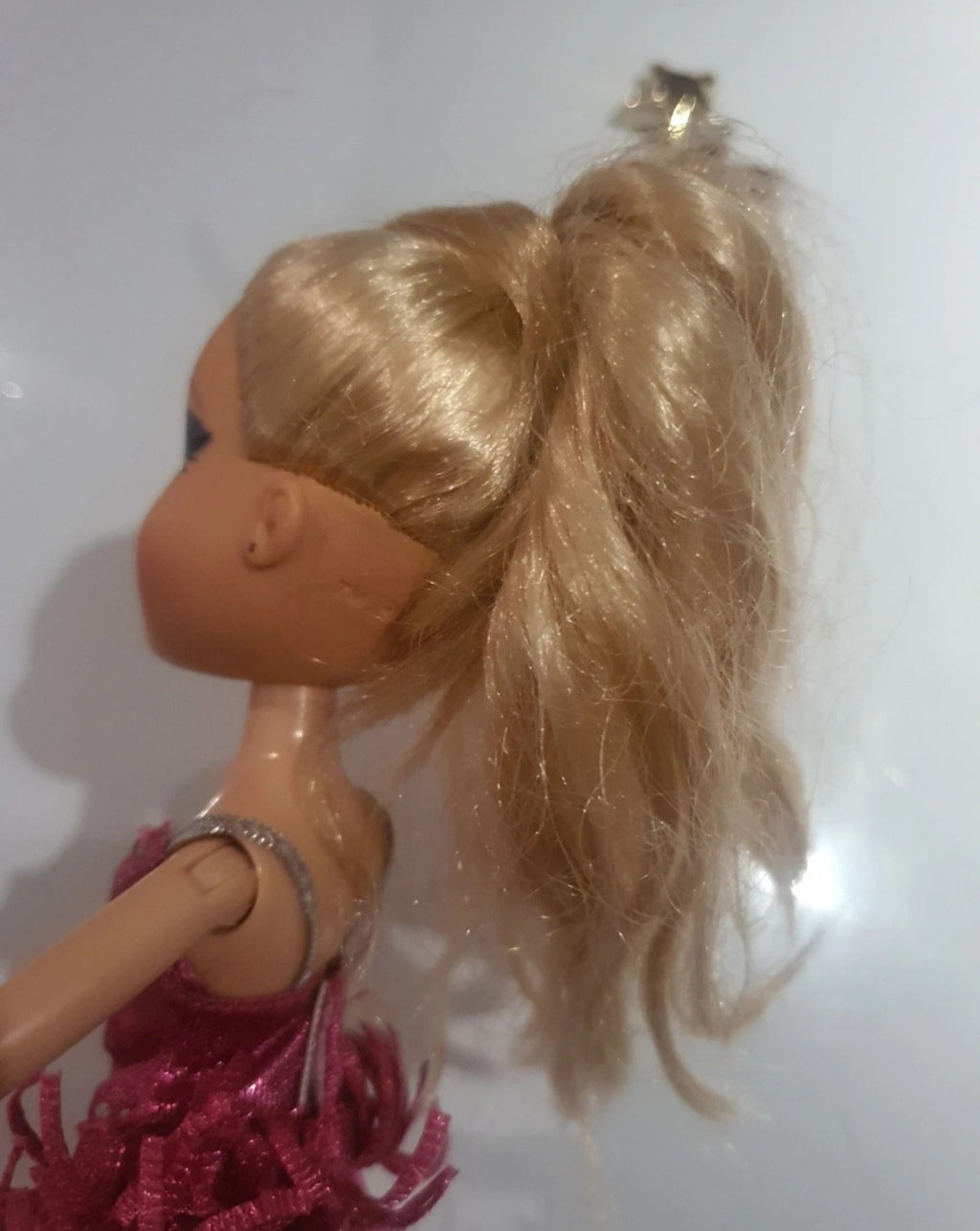 Bratz cloe sportz ice skating