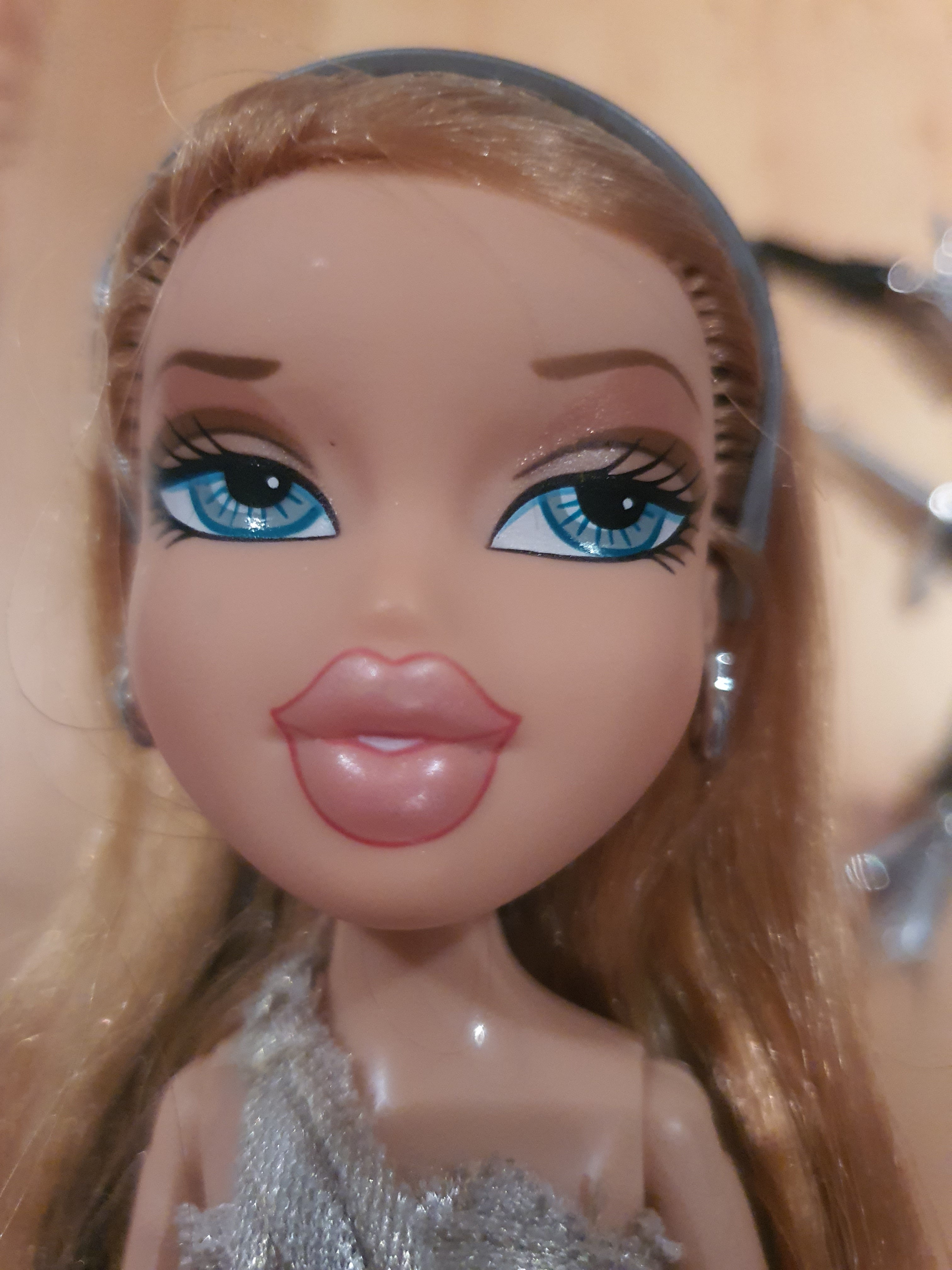 Bratz cloe magic hair