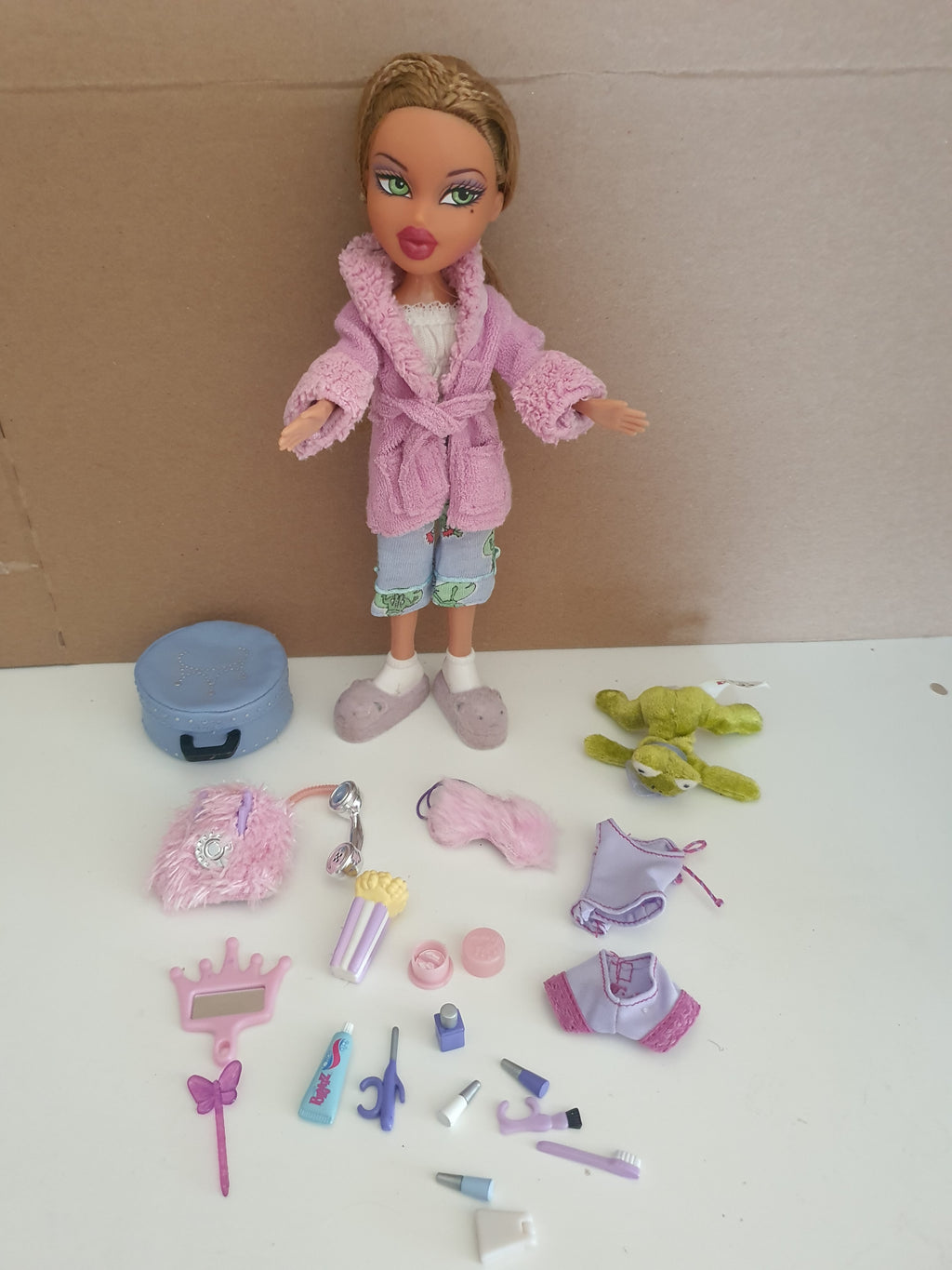 Bratz yasmin slumber party