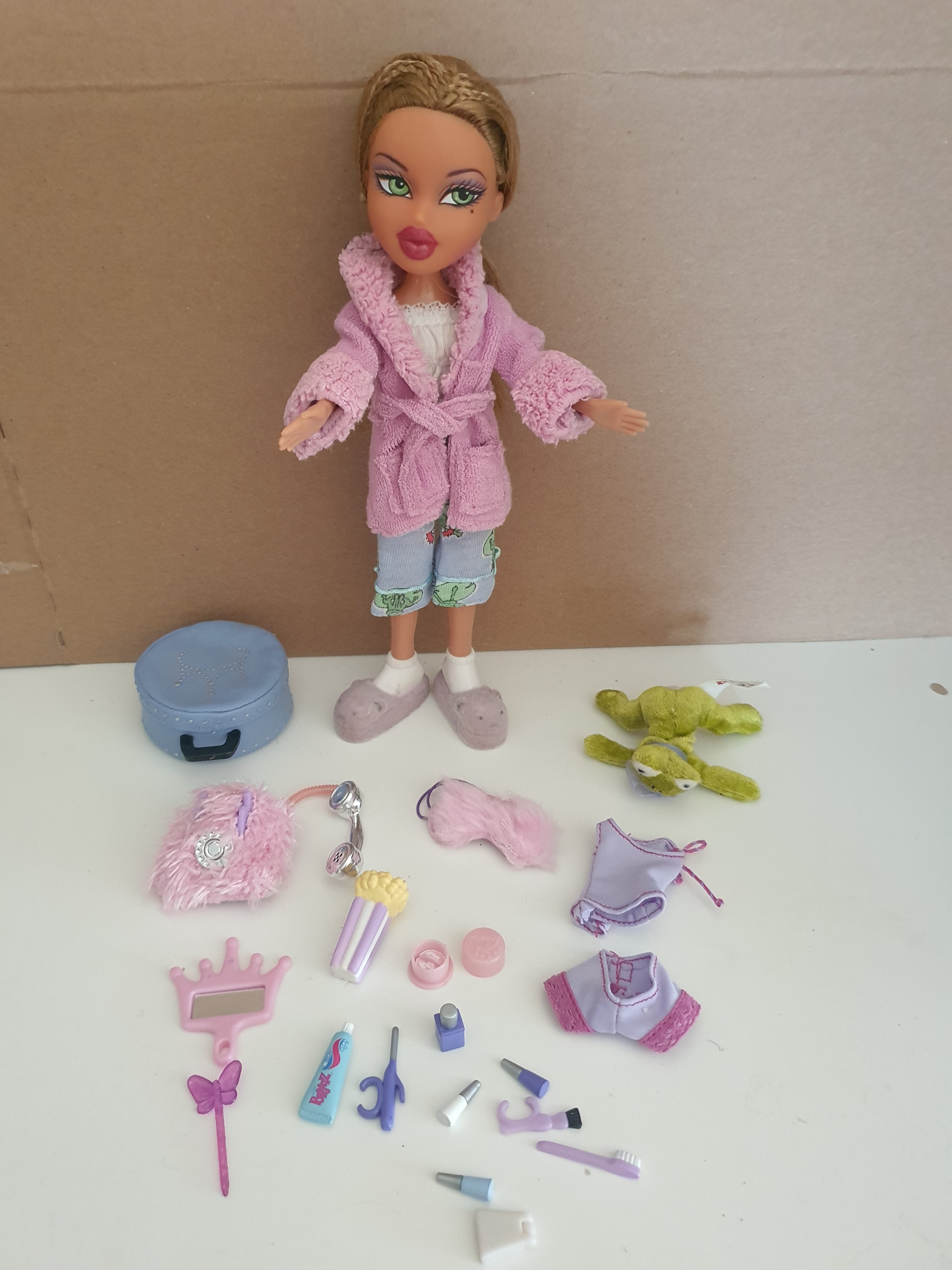 Bratz yasmin slumber party